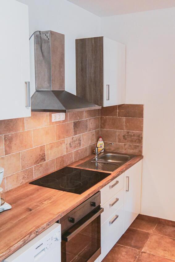 Fully Renovated One Bedroom Apartment With A Seaview - A Севід Екстер'єр фото
